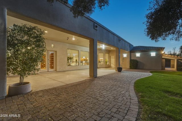 370 E CANYON CREEK Drive, Gilbert, AZ 85295