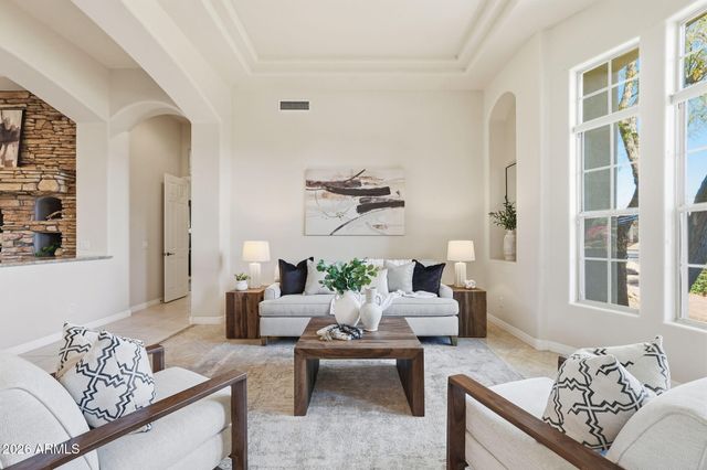 370 E CANYON CREEK Drive, Gilbert, AZ 85295