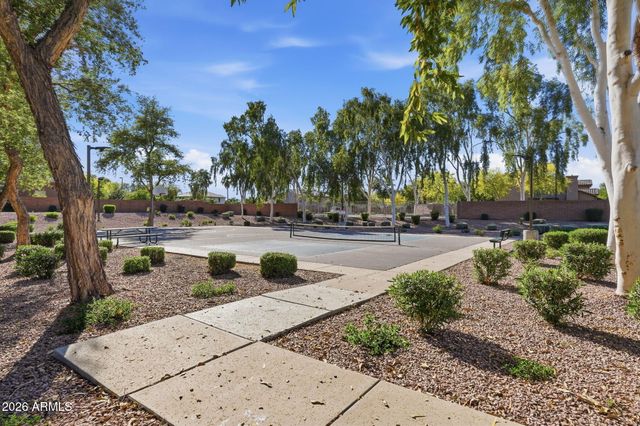 370 E CANYON CREEK Drive, Gilbert, AZ 85295