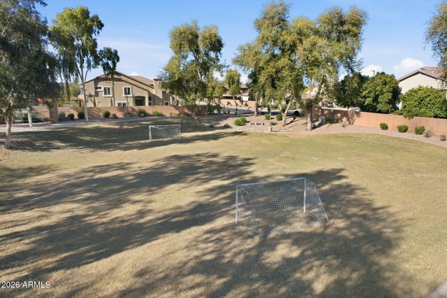 370 E CANYON CREEK Drive, Gilbert, AZ 85295