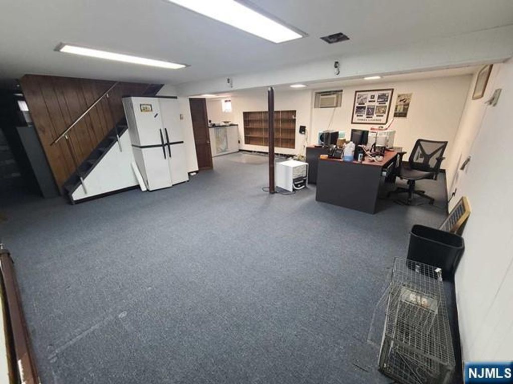 36 Farview Terrace, Paramus, NJ 07652