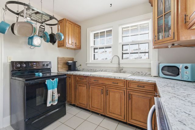 825 Gracey Ave, Clarksville, TN 37040