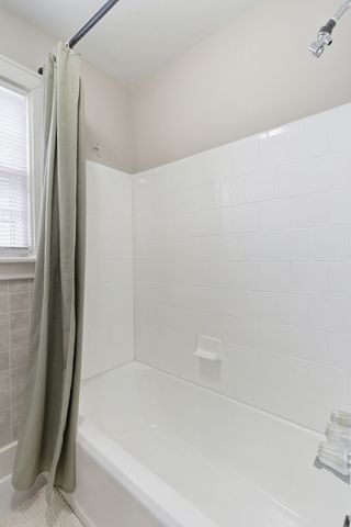 825 Gracey Ave, Clarksville, TN 37040