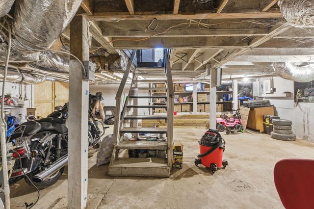 825 Gracey Ave, Clarksville, TN 37040