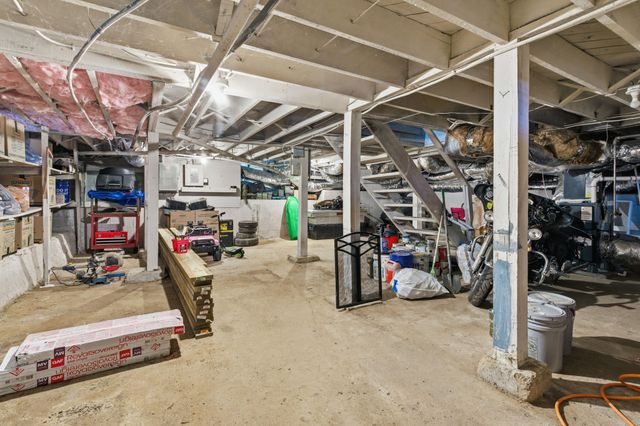 825 Gracey Ave, Clarksville, TN 37040