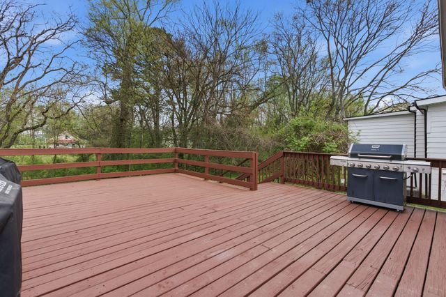 825 Gracey Ave, Clarksville, TN 37040