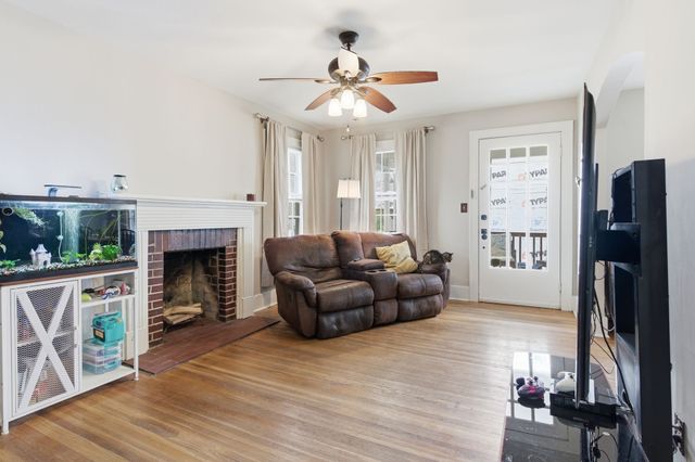 825 Gracey Ave, Clarksville, TN 37040