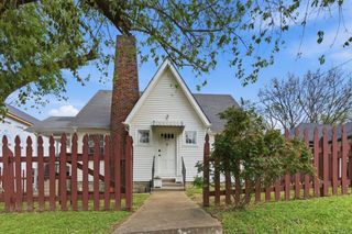 825 Gracey Ave, Clarksville, TN 37040