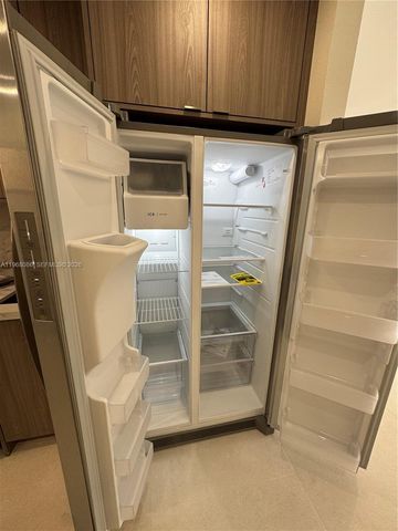 1900 W 54th St 219, Hialeah, FL 33012