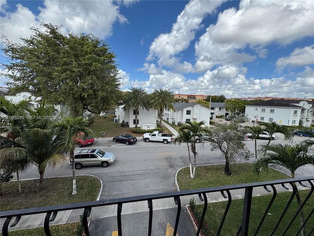 1900 W 54th St 219, Hialeah, FL 33012