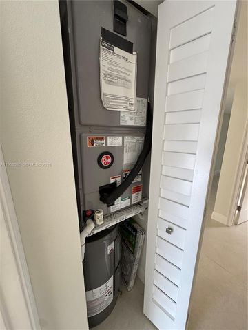 1900 W 54th St 219, Hialeah, FL 33012