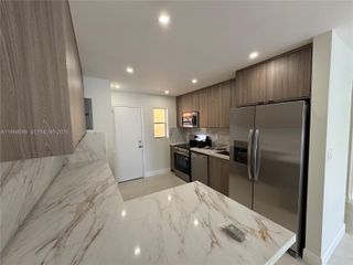 1900 W 54th St 219, Hialeah, FL 33012