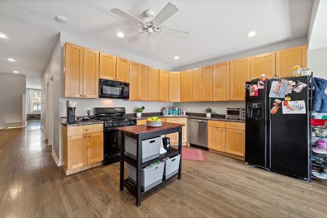 1923 W Erie Street, Chicago, IL 60622