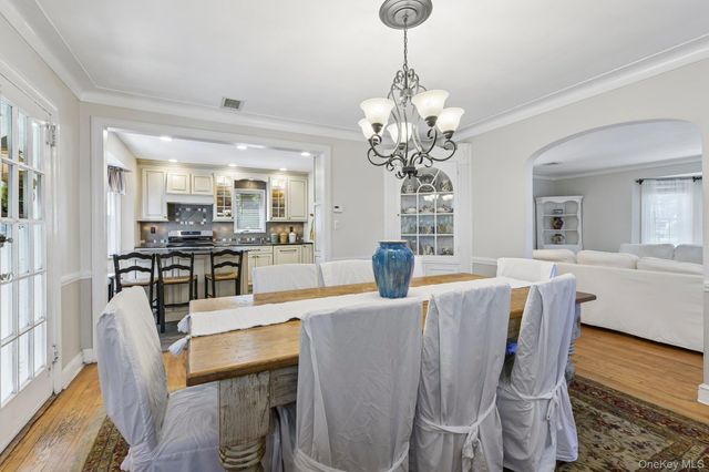 131 Floral Parkway, Floral Park, NY 11001