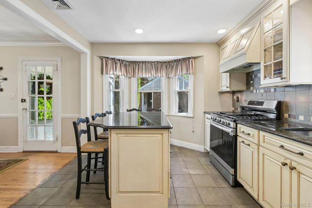 131 Floral Parkway, Floral Park, NY 11001