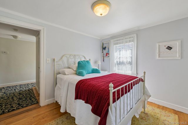 131 Floral Parkway, Floral Park, NY 11001