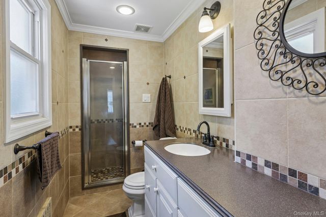 131 Floral Parkway, Floral Park, NY 11001
