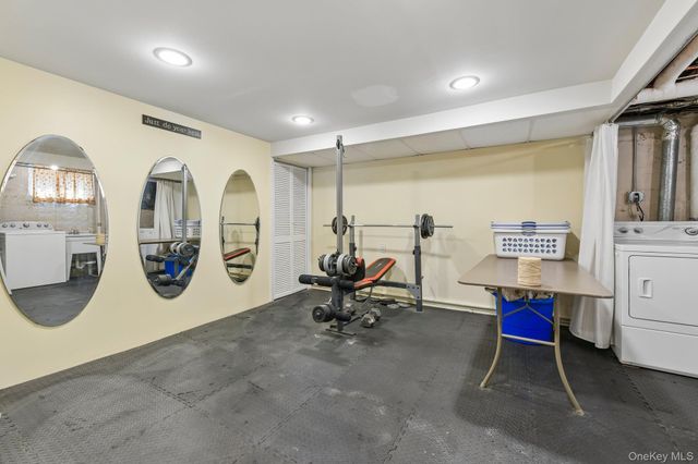 131 Floral Parkway, Floral Park, NY 11001