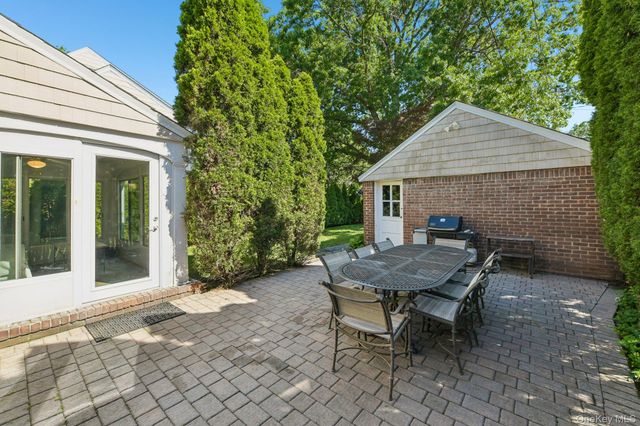 131 Floral Parkway, Floral Park, NY 11001
