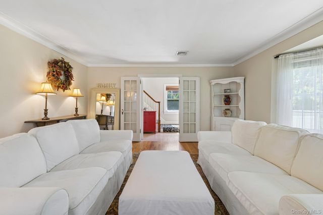 131 Floral Parkway, Floral Park, NY 11001