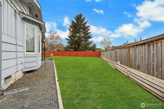 1108 20th Street NW, Puyallup, WA 98371