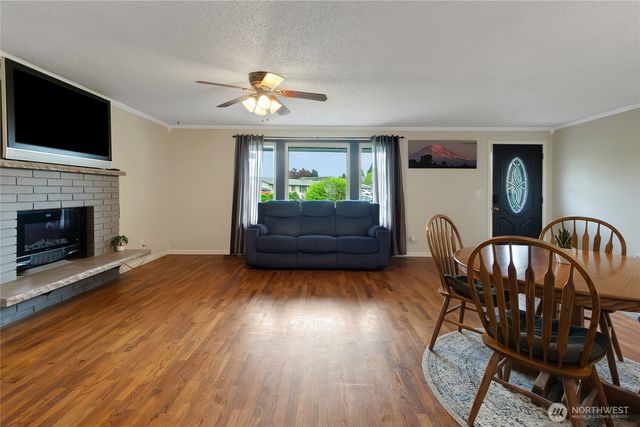 1108 20th Street NW, Puyallup, WA 98371