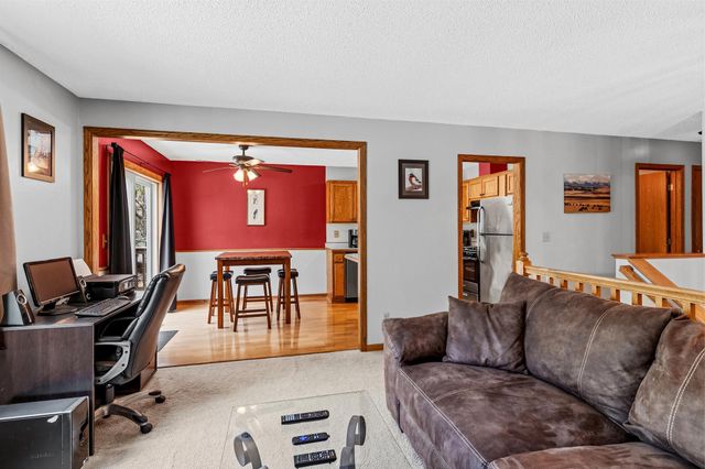 1387 Clarence Court, Saint Paul, MN 55106