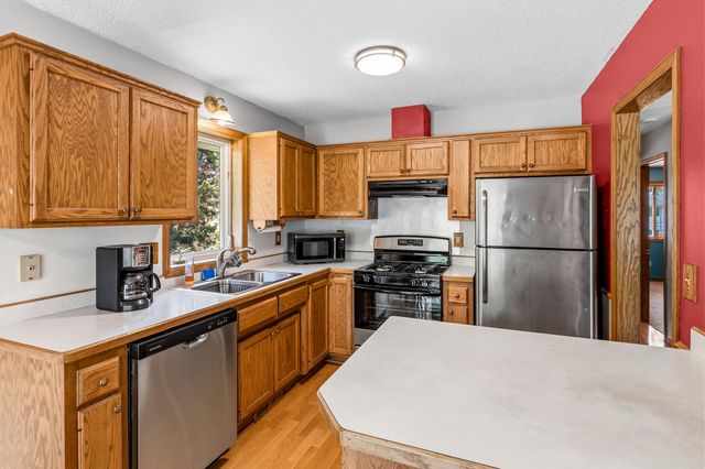 1387 Clarence Court, Saint Paul, MN 55106