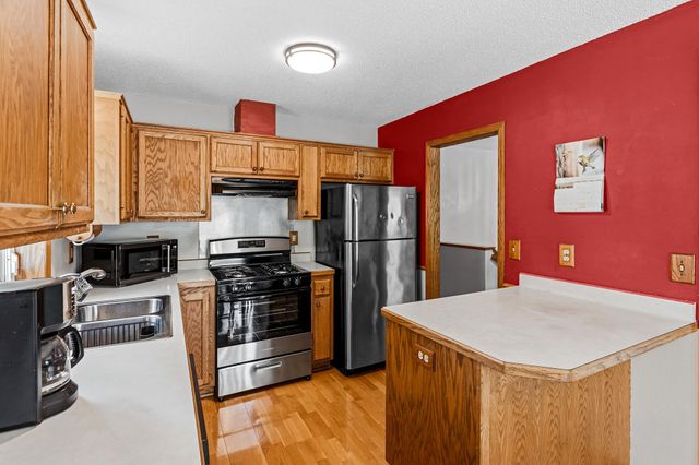 1387 Clarence Court, Saint Paul, MN 55106