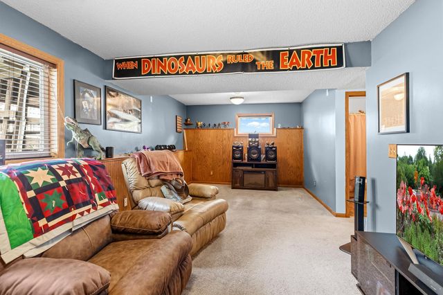 1387 Clarence Court, Saint Paul, MN 55106