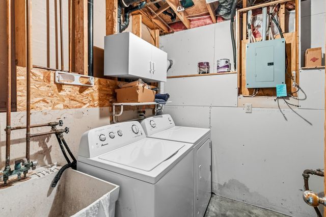 1387 Clarence Court, Saint Paul, MN 55106