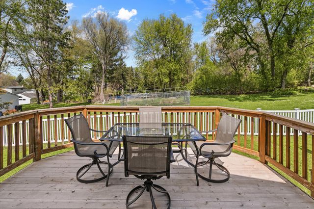 1387 Clarence Court, Saint Paul, MN 55106