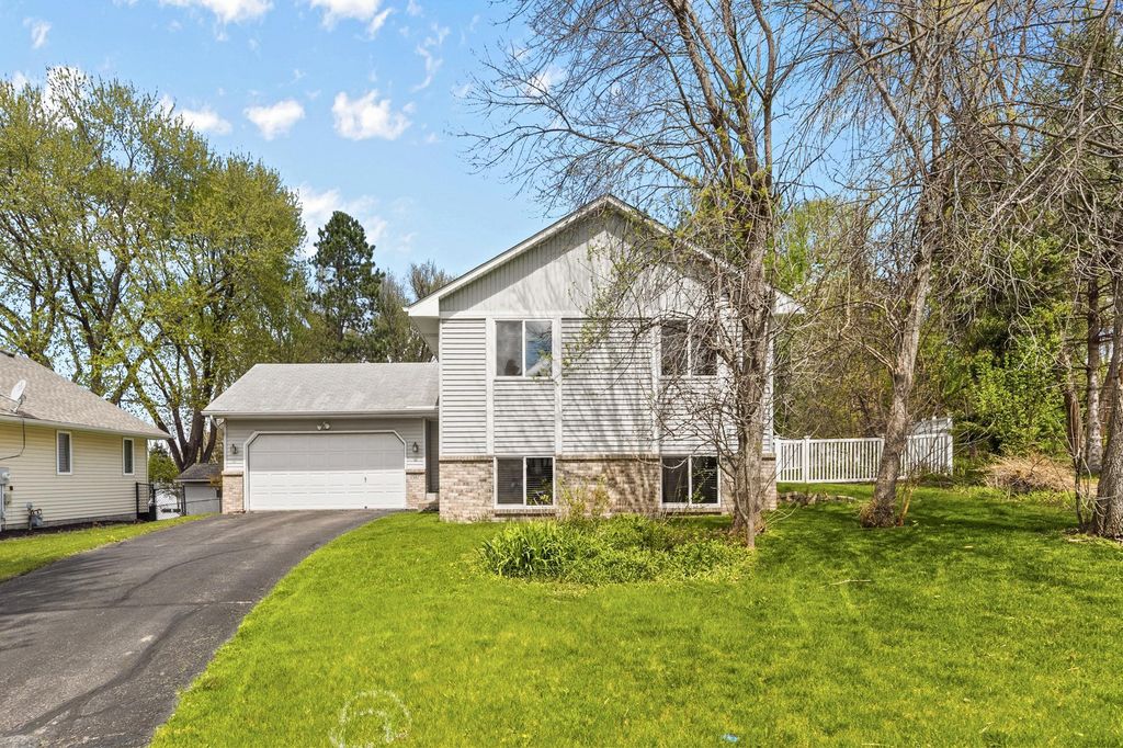 1387 Clarence Court, Saint Paul, MN 55106