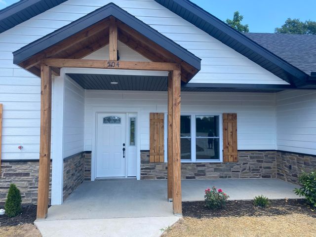 000 Brian Avenue, Ava, MO 65608