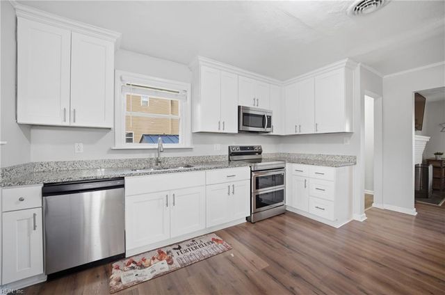 4073 Maple DR, Chesapeake, VA 23322