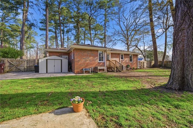 4073 Maple DR, Chesapeake, VA 23322