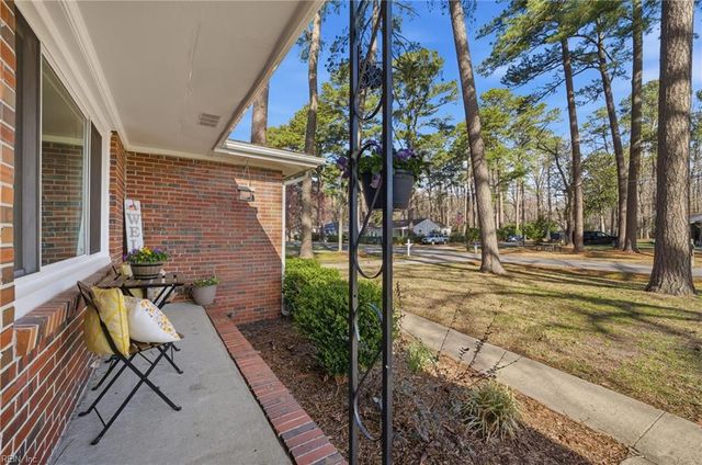 4073 Maple DR, Chesapeake, VA 23322