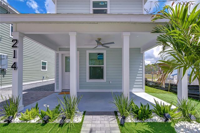 214 8TH AVENUE DRIVE W, Bradenton, FL 34205