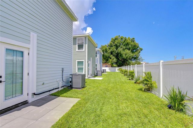 214 8TH AVENUE DRIVE W, Bradenton, FL 34205