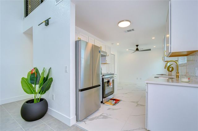 214 8TH AVENUE DRIVE W, Bradenton, FL 34205