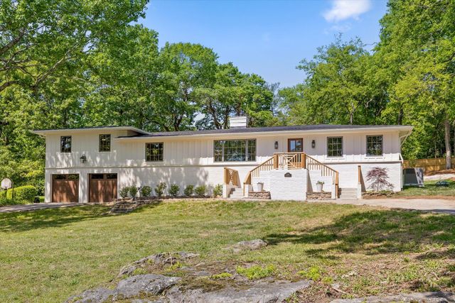 1206 Peter Pan Road, Lookout Mountain, GA 30750