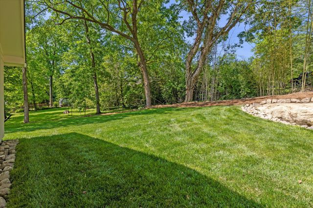 1206 Peter Pan Road, Lookout Mountain, GA 30750