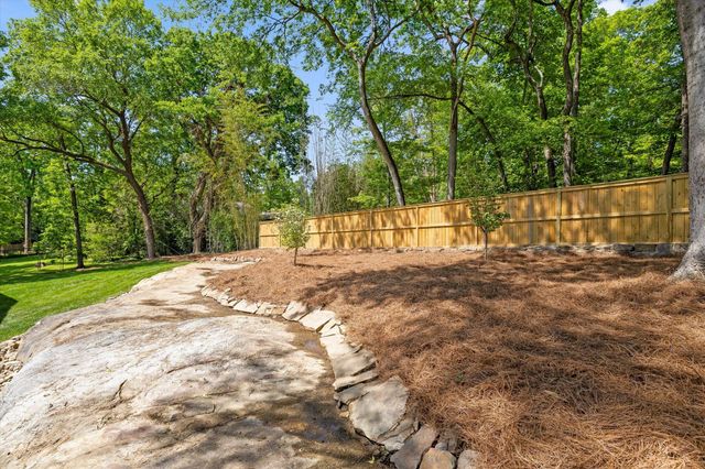 1206 Peter Pan Road, Lookout Mountain, GA 30750
