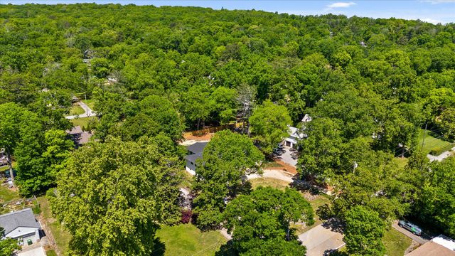 1206 Peter Pan Road, Lookout Mountain, GA 30750