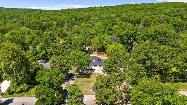1206 Peter Pan Road, Lookout Mountain, GA 30750
