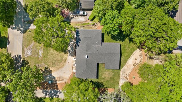 1206 Peter Pan Road, Lookout Mountain, GA 30750