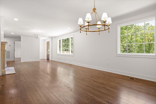 1206 Peter Pan Road, Lookout Mountain, GA 30750