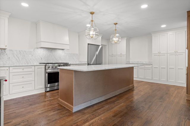 1206 Peter Pan Road, Lookout Mountain, GA 30750