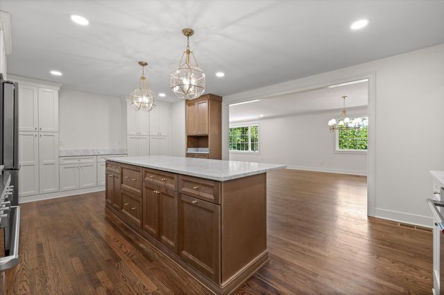 1206 Peter Pan Road, Lookout Mountain, GA 30750