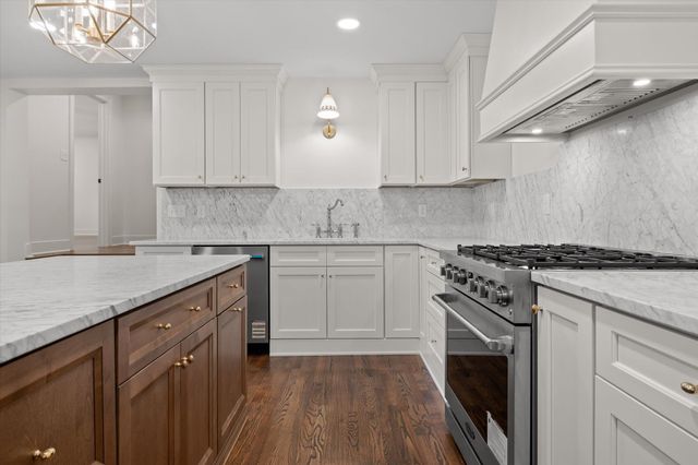1206 Peter Pan Road, Lookout Mountain, GA 30750